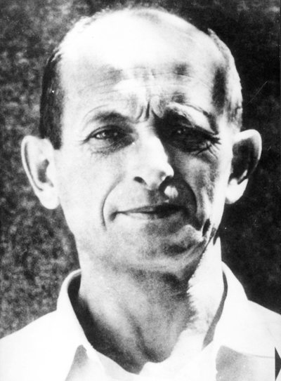 Adolf Eichmann, uno de los fundadores de las cámaras de gas y otros equipos de exterminio en Oswiecim (Auschwitz) tras su arresto en Israel. Segunda Guerra Mundial de Unknown